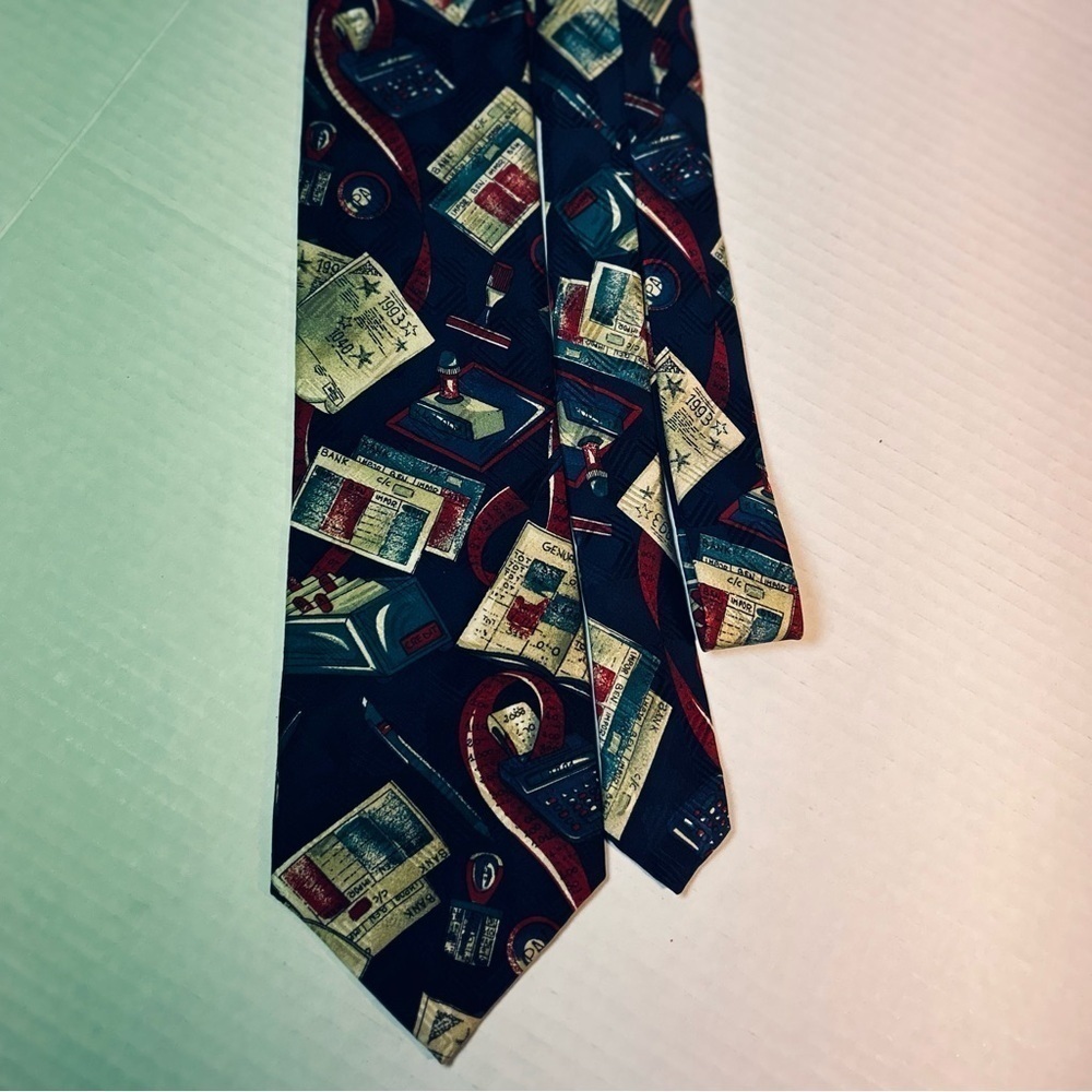 Mens Tie Bank Financial Advisor 58.5" long and 4" wide Italian Silk Screen Print - Picture 2 of 8
